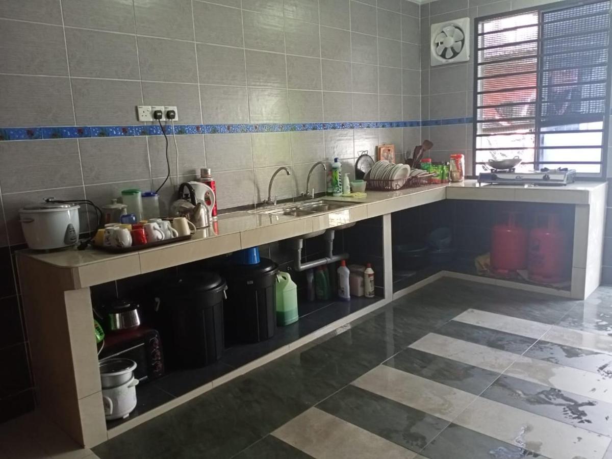Holiday Home Bagan Lalang 5 Aircon Kampong Bagan Lalang Exterior foto